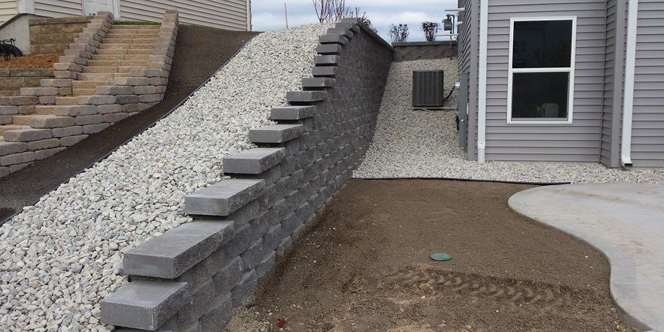 Side of House Retaining Wall | Extreme Green Lawn & Landscape | Germantown WI